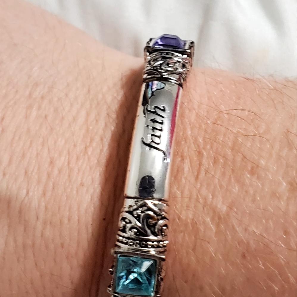 Modern Bracelet With Stones - Picture 4 of 4